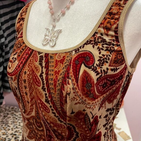 Cream and Burgundy Velvet Paisley Tank Top - Picture 5 of 7